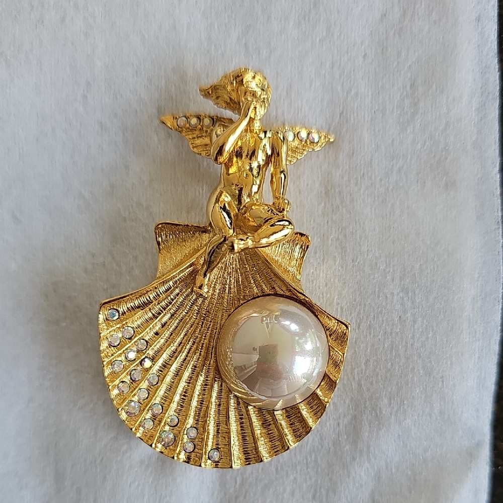 KIRKS FOLLY ANGEL BROOCH \ PENDANT.